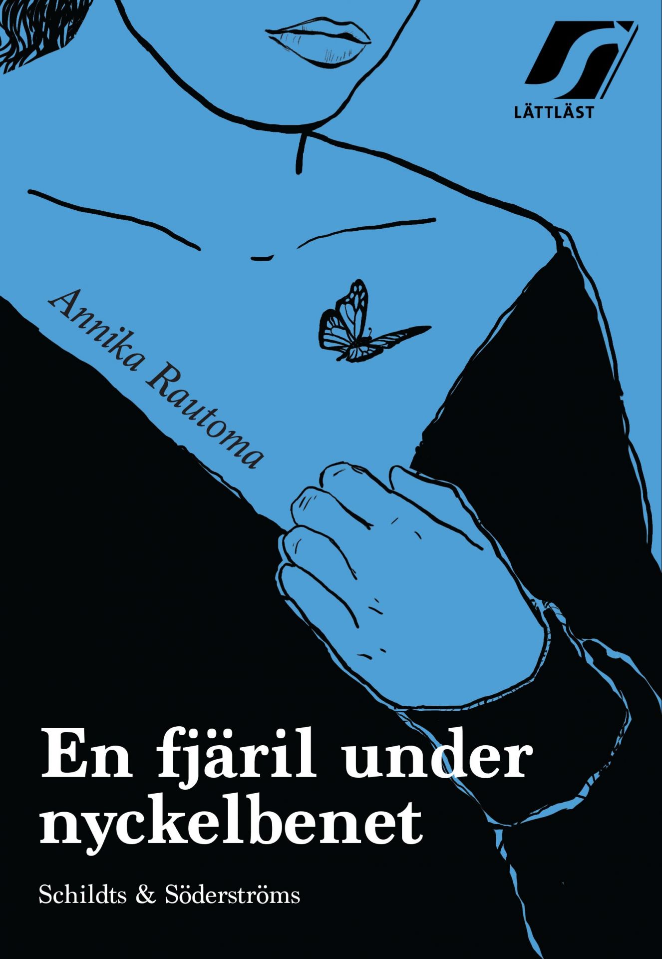 En flicka har en bild av en fjäril under nyckelbenet.